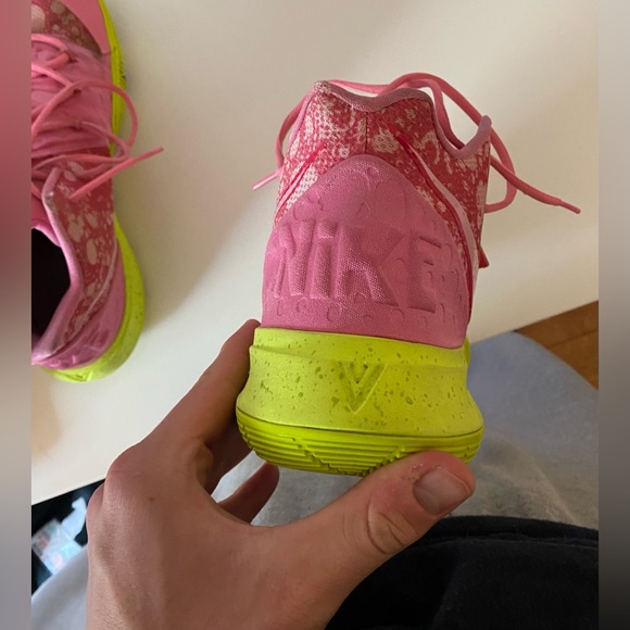 Nike Kyrie 5 Spongebob Squarepants/Patrick Star - Picture 5 of 6